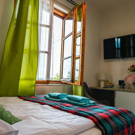 威拉阿尔塔宾馆 *